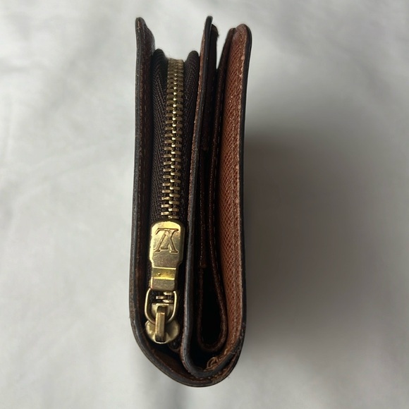 Louis Vuitton Monogram Compact Zip Wallet Authentic A6 - Picture 5 of 17